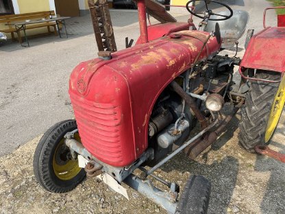 Bild 4:Steyr T84a Hackfruchttraktor