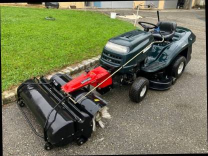 Bild 2:Bolens Rasentraktor 200/105N