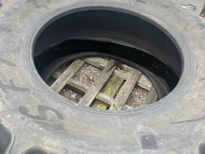 Bild 3:Reifen Mitas SFT 710/70 R42