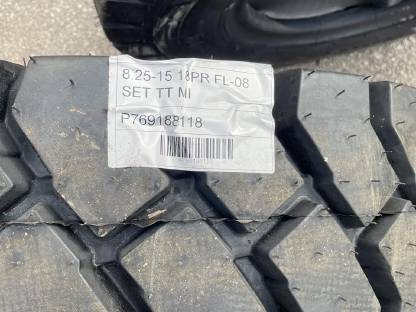Verkaufe 8.25-15 Mitas Set FL 08, 2 Stk., pro Stk. € 250,-