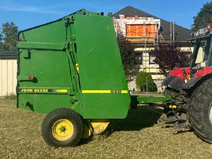 Rundballenpresse John Derre 550