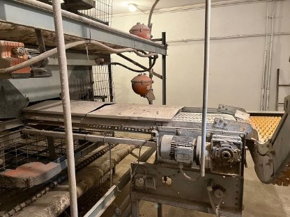 Bild 5:Big Dutchman Volierenanlage für Legehühner