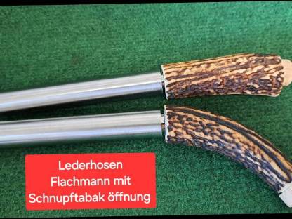 Bild 2:Lederhosen-Flachmann mit Schnupftabaköffnung