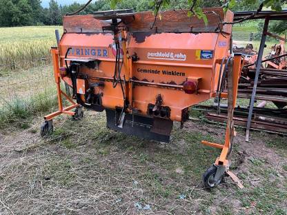 Bild 7:Diverse Winterdienstgeräte