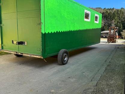 Bild 6:Mobiler Hühnerstall-Container