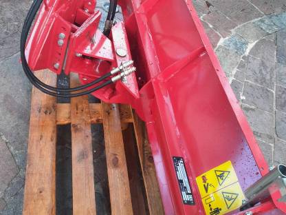 Bild 9:Schneeschild Wiedenmann Snow Master 3400 für Kleintraktoren