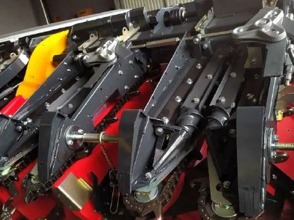 Bild 2:Capello Quasar R8 2025 Maisvorsatz