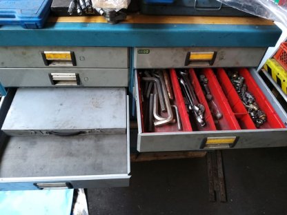 Bild 2:Fahrzeugeinrichtung