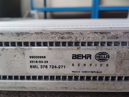 Bild 2:Ladeluftkühler Iveco Stralis