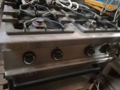 Bild 2:Gasherd und Luftabzug