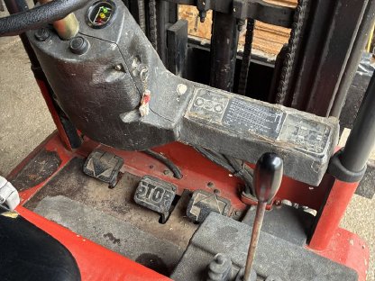 Bild 4:Linde Elektrostapler E12 mit Triplexmast