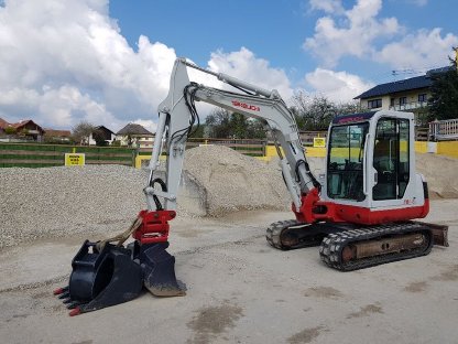 Takeuchi TB145 Bagger mit Powertilt + 2 Tieflöffel