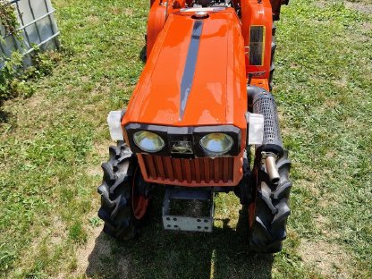Kubota B6200 mit Mulcher und Fräse