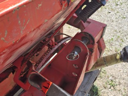 Bild 8:Düngerstreuer Kunstdüngerstreuer Mineraldüngerstreuer Rauch MDS 701