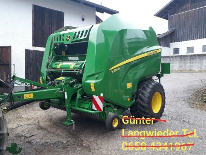 Bild 8:John Deere V451R Rundballenpresse