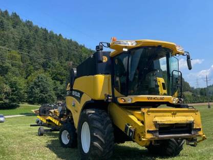 Bild 6:Mähdrescher New Holland CX760
