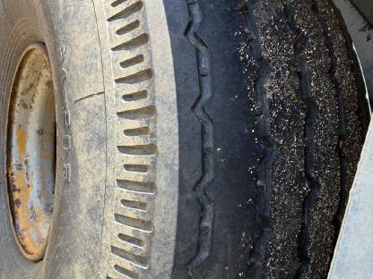 Bild 7:10.000 l Güllefass, Vakuumpumpe, Untergestell, Hackenhänger