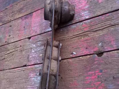 Bild 3:Gebrauchtes Federblech mit Lager IHC Traktor D Reihe