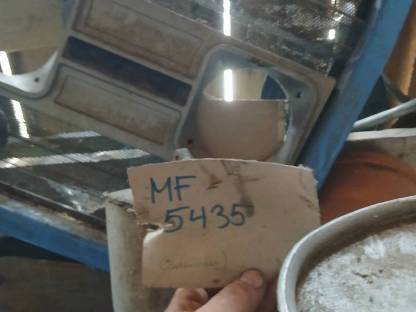 Bild 3:MF Auspufftopf