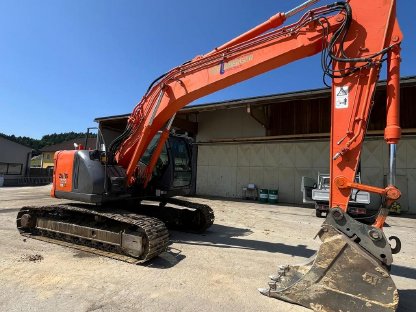 Hitachi ZX225 USLC-3 Kurzheckbagger