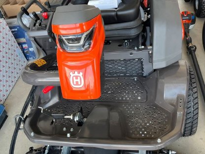 Husq. Profi-Aufsitzfrontmäher P 525DX mit 132cm Mähdeck