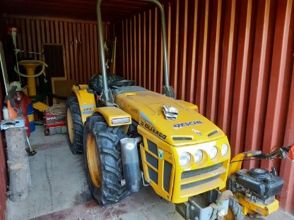 Pasquali Ergo 5.60 - Klein - Weinberg - Traktor, mit Mähwerk