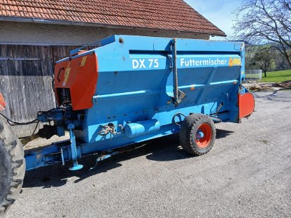 Bild 2:Futtermischwagen Himel DX75