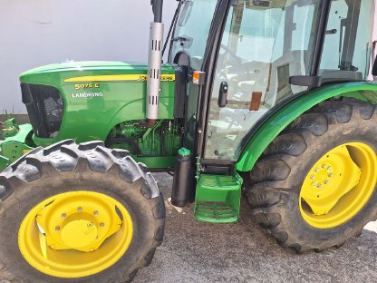 Bild 2:John Deere 5075E Allrad
