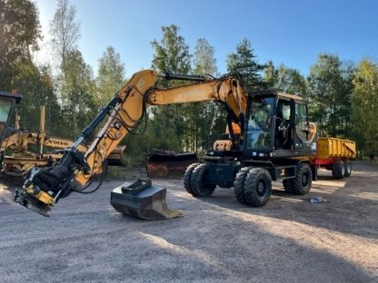 Hyundai HW140 Mobilbagger mit Anhänger