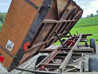 Bild 2:Kipper / Anhänger