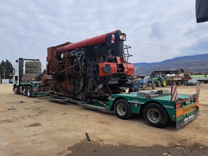 Bild 2:Case 6140 + 9120 Brandschaden für Ersatzteile