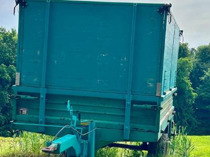 Bild 2:Anhänger mit Kratzboden für Hackschnitzel