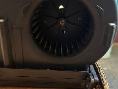 Bild 3:Lüftermotor Claas Arion 440