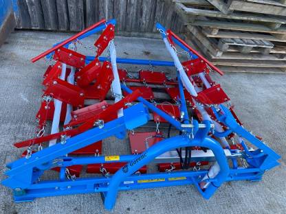 Bild 2:Wiesenegge Gorenc 4 m hydr. wie Wölfleder