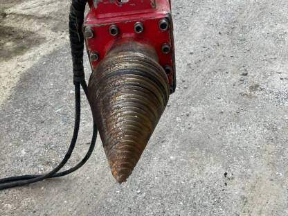 Bild 2:Hydr. Spaltbohrer