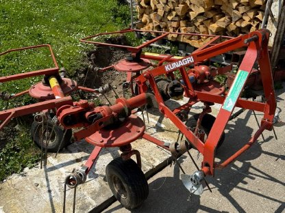 Bild 2:Kreiselheuer Kuhn GF440SRB