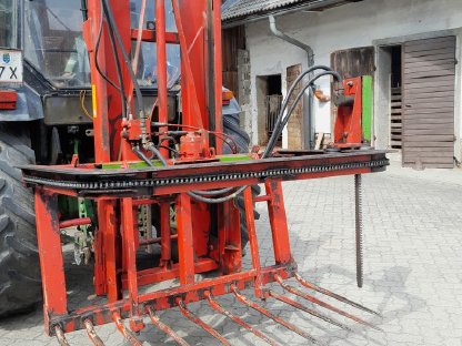 Bild 3:Krone Scheibenmähwerk, Pöttinger Erntewagen