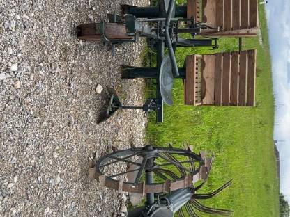 Bild 2:Roder und Setzmaschine