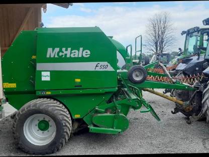 Rundballenpresse McHale F550