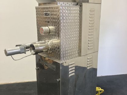 Sela Nudelmaschine TR110 mit Einfülltrichter Teflonmatrize
