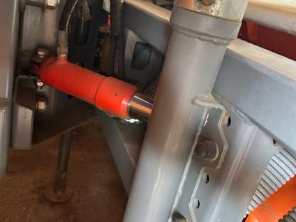 Bild 4:Schneepflug und Salzstreuer