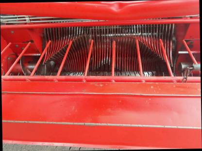 Bild 9:Rundballenpresse Lely RP 445