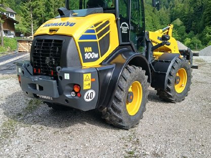 Bild 3:Komatsu WA100M8