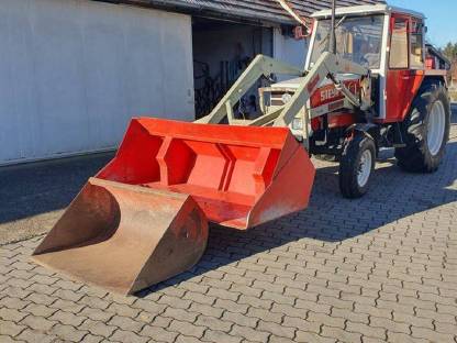 Bild 8:Traktor Steyr 8070 mit Frontlader und Heckgewicht