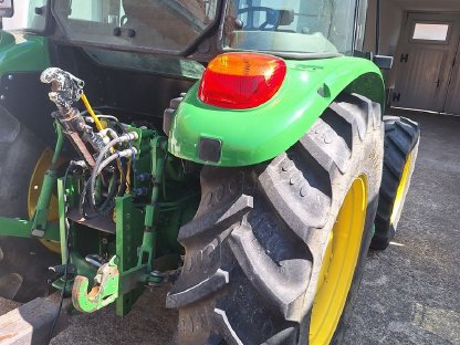 Bild 4:John Deere 5075E Allrad