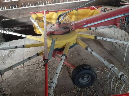 Bild 2:Pöttinger Schwader EURO TOP 340 N