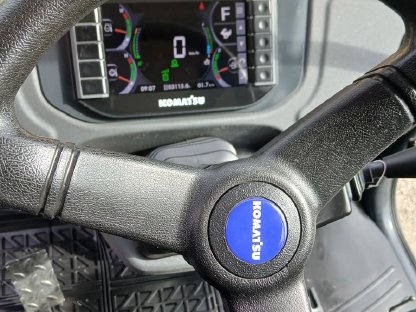 Bild 7:Komatsu WA100M8