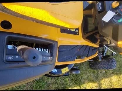 Bild 2:Cub Cadet Rasenmähtraktor XT2QR106