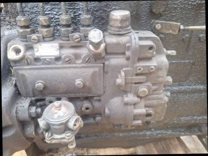 Bild 3:Motorteile Fendt Farmer 300