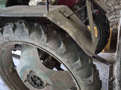 Bild 9:Steyr 80a inkl. Kotblechsitzen